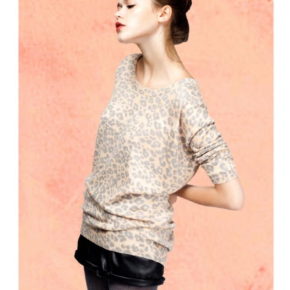 Anthropologie Wilfred Leopard Print Grey Cream High Low Sweater sz XS EUC